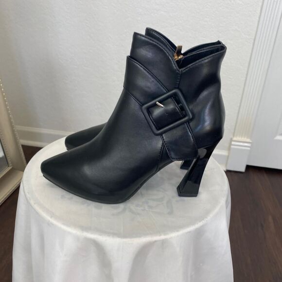 Officesiren NIB Buckled Black Faux Leather Stiletto Ankle Boots US 10.5 EU 41 - Picture 4 of 9